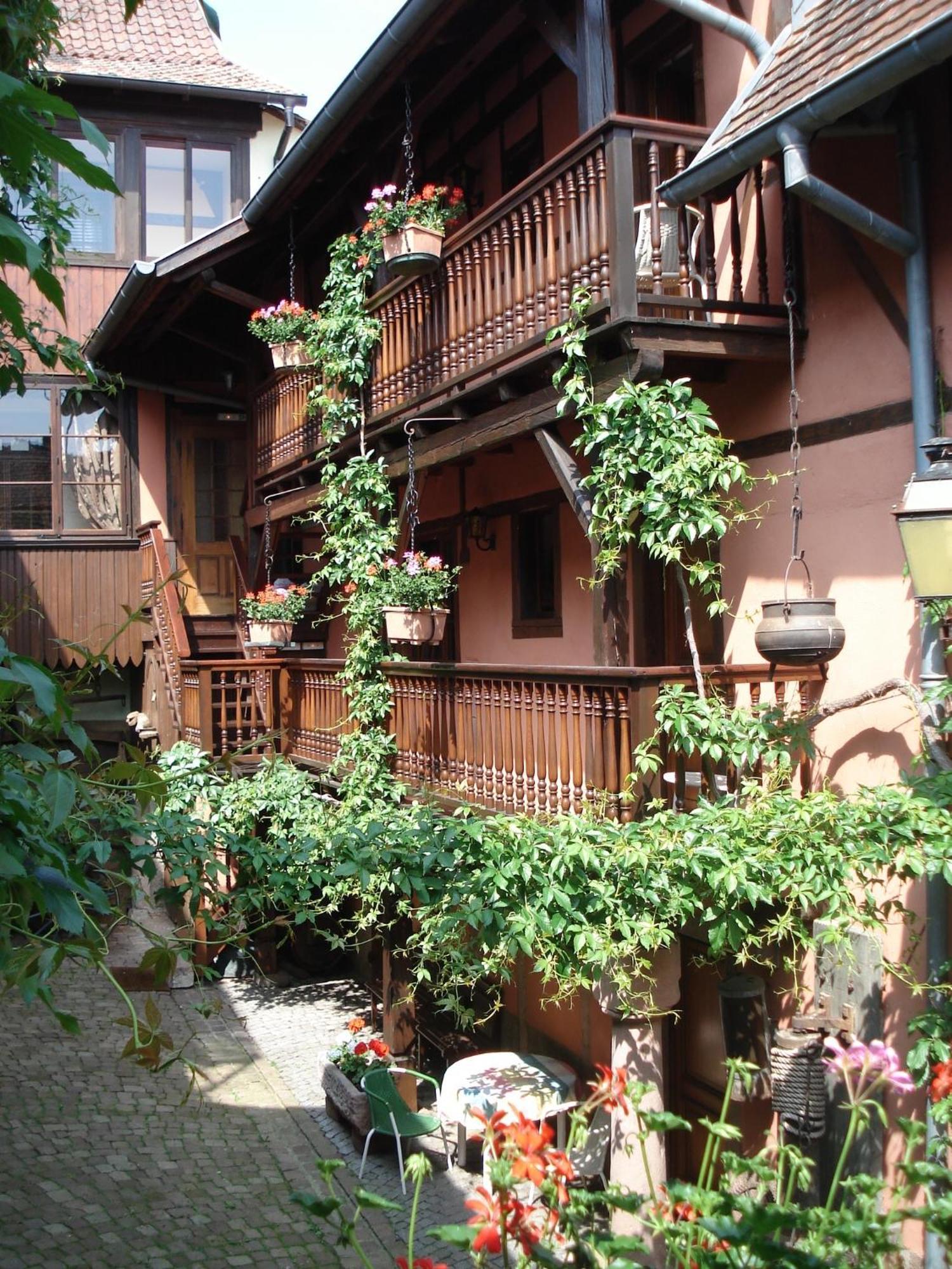 Hotel De L'Ange Niedermorschwihr Екстер'єр фото